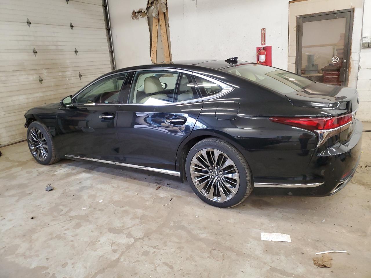 JTHC51FF6K5006583 2019 LEXUS LS - Image 2