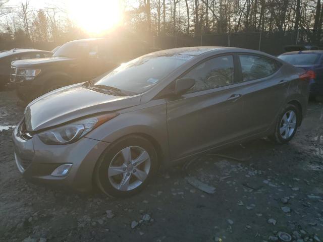  HYUNDAI ELANTRA 2013 Золотой