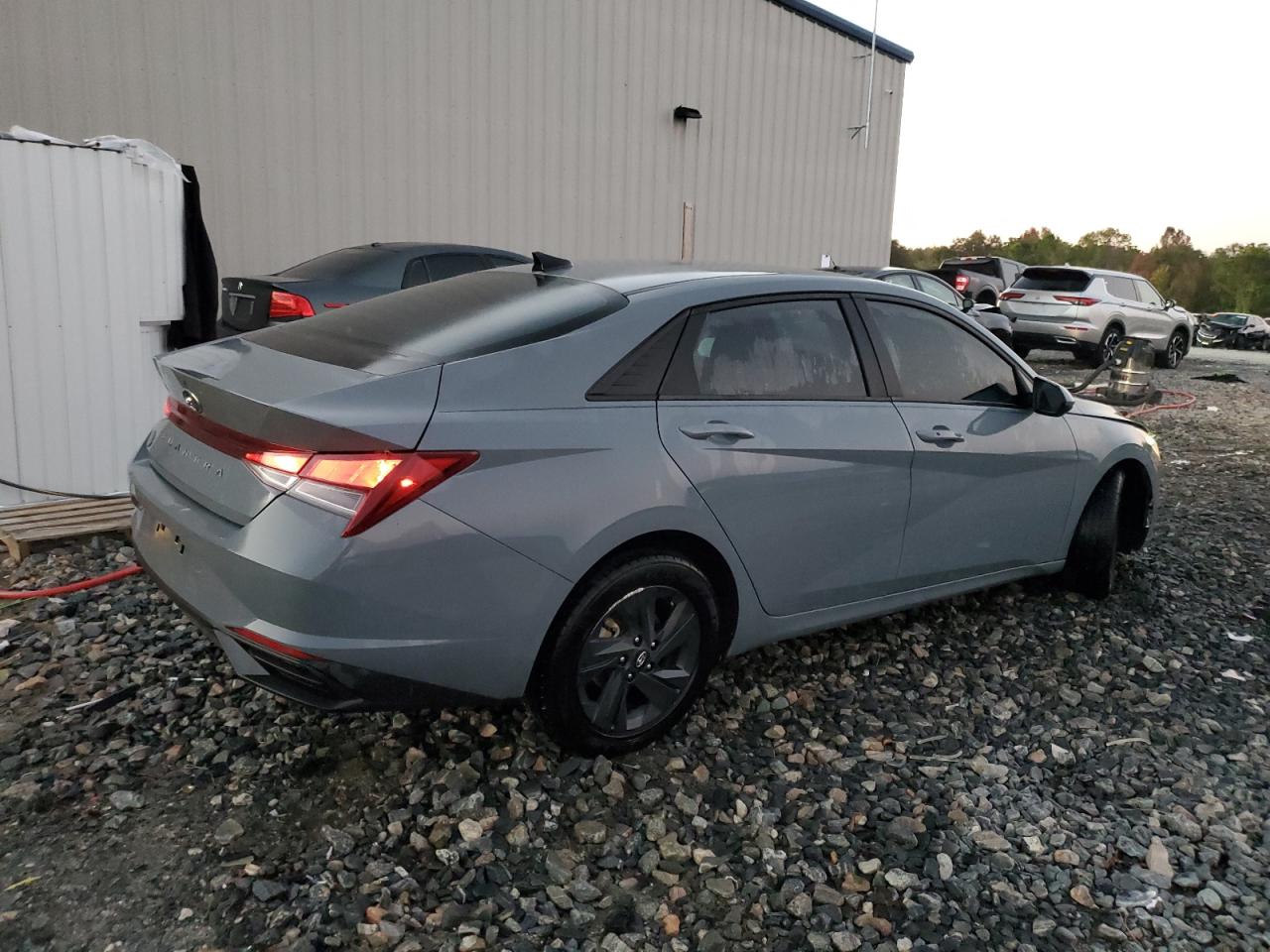 2023 Hyundai Elantra - Image 3