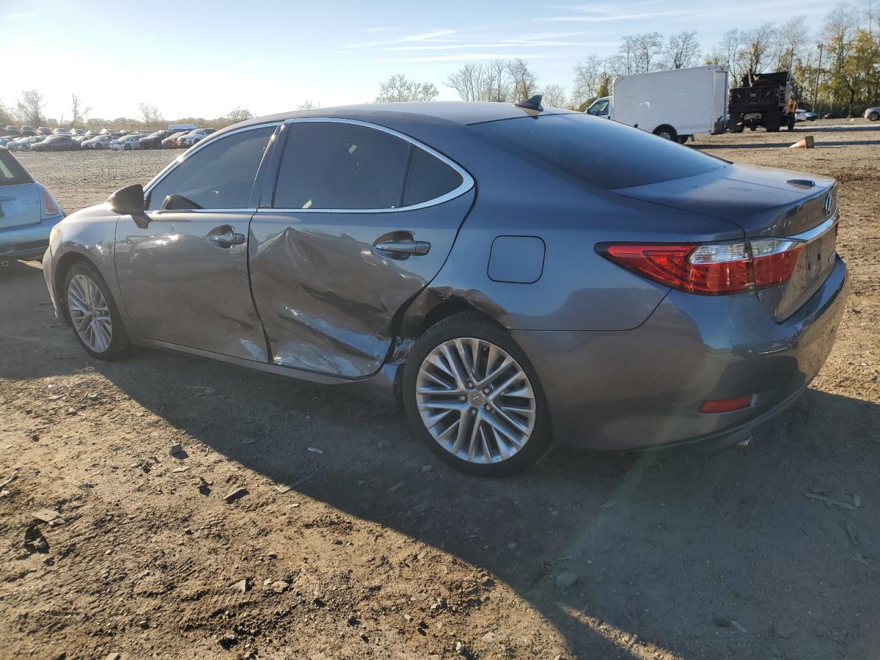 2013 Lexus ES - Image 2