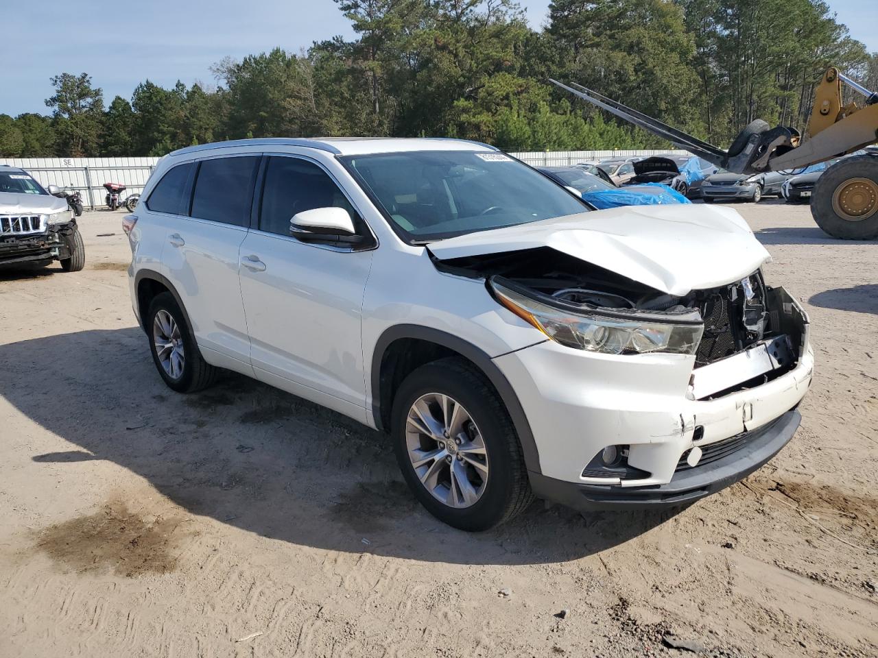 VIN 5TDKKRFHXFS098352 2015 TOYOTA HIGHLANDER no.4