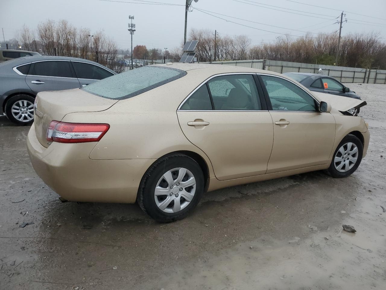 2010 Toyota Camry - Image 3