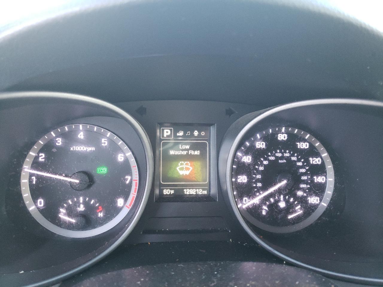 2018 Hyundai Santa Fe - Image 9