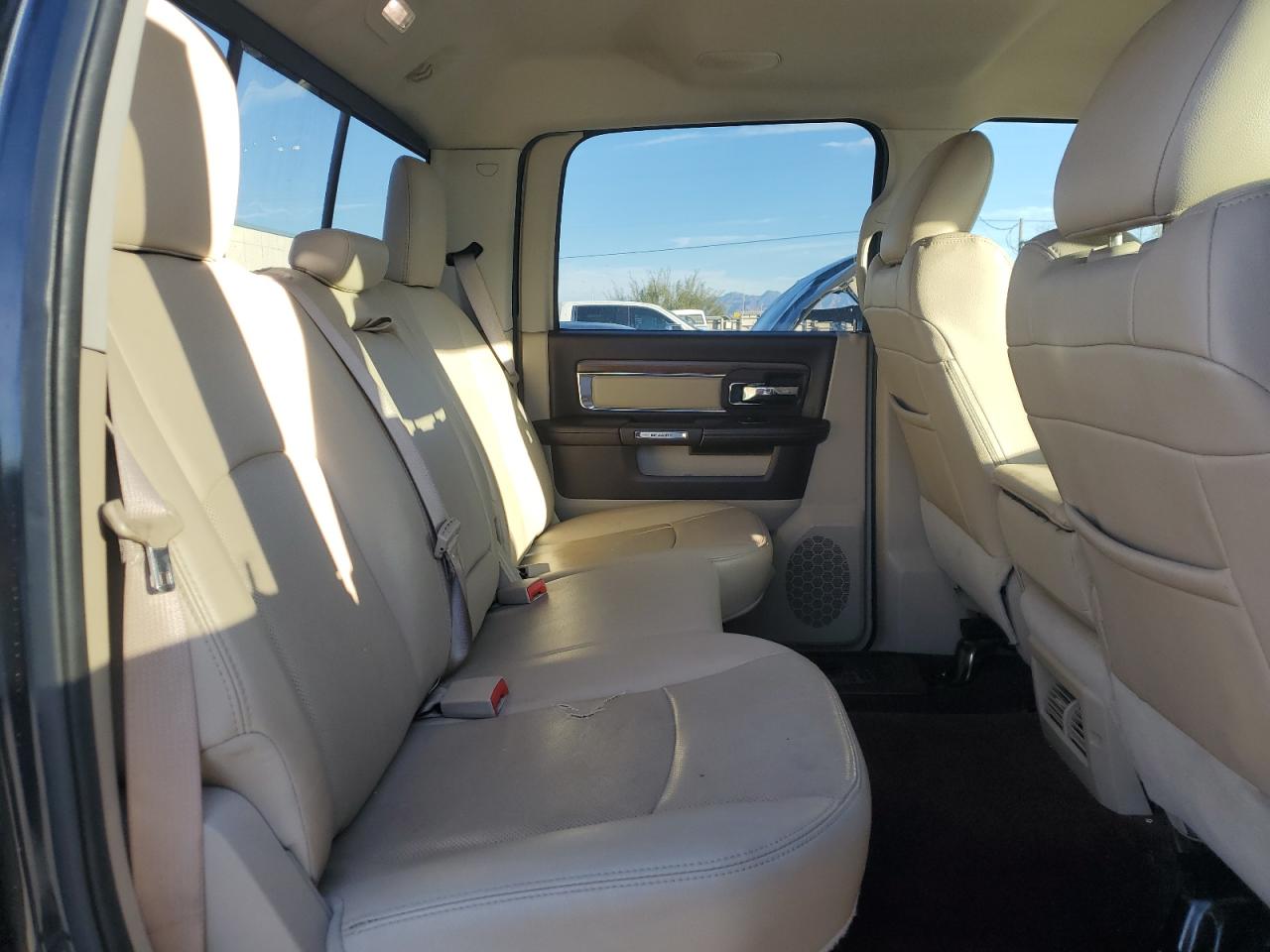 2015 RAM 1500 - Image 10