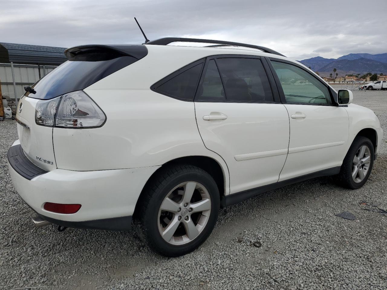 2005 Lexus RX - Image 3