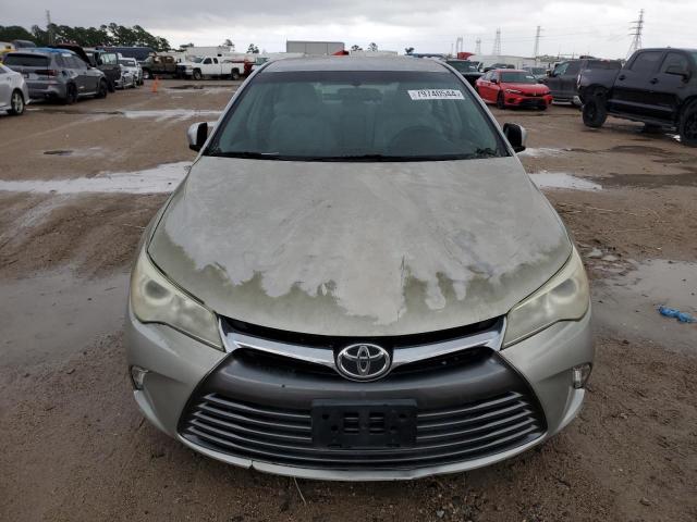 Sedans TOYOTA CAMRY 2016 Srebrny