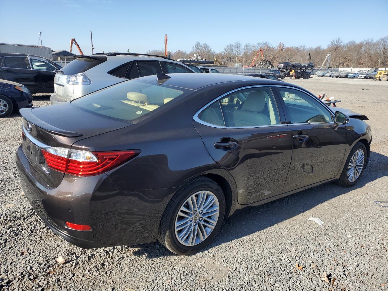 2015 Lexus ES - Image 3