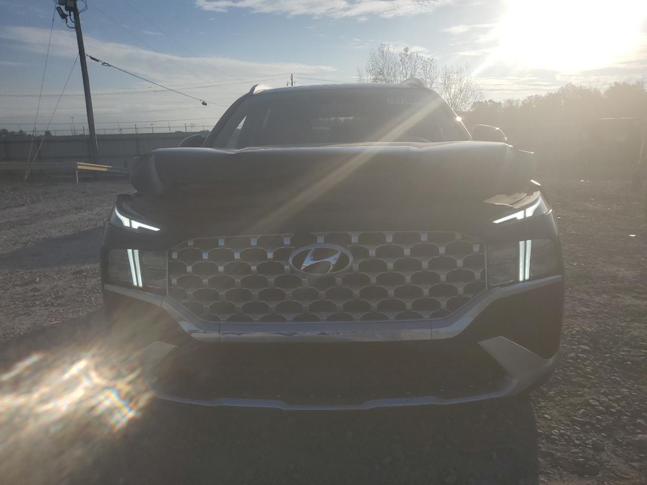 2022 Hyundai Santa Fe - Image 5