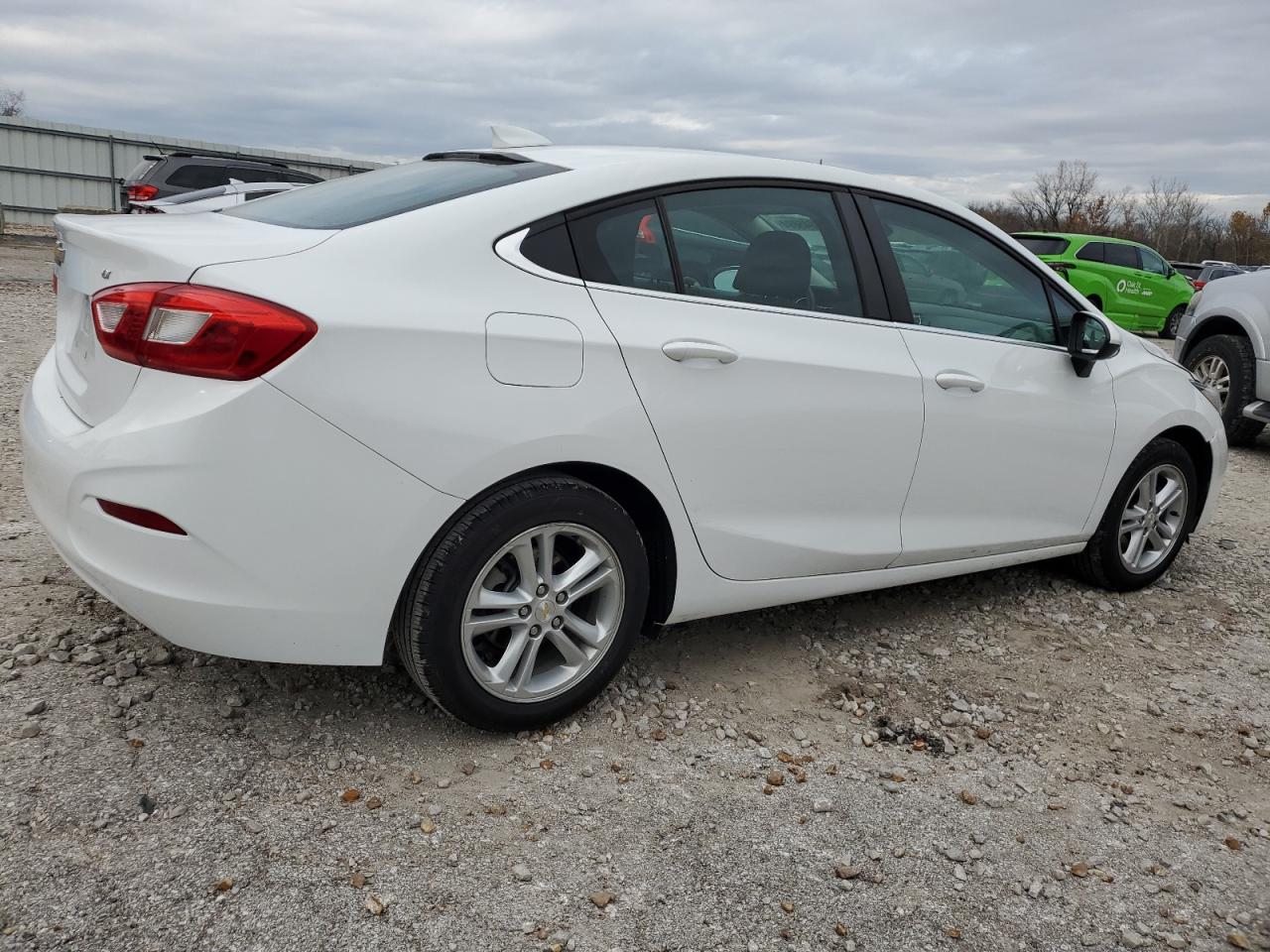 2017 Chevrolet Cruze - Image 3