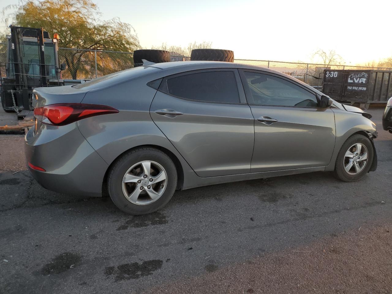 2014 Hyundai Elantra - Image 3