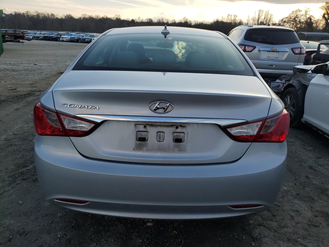 2012 Hyundai Sonata - Image 6