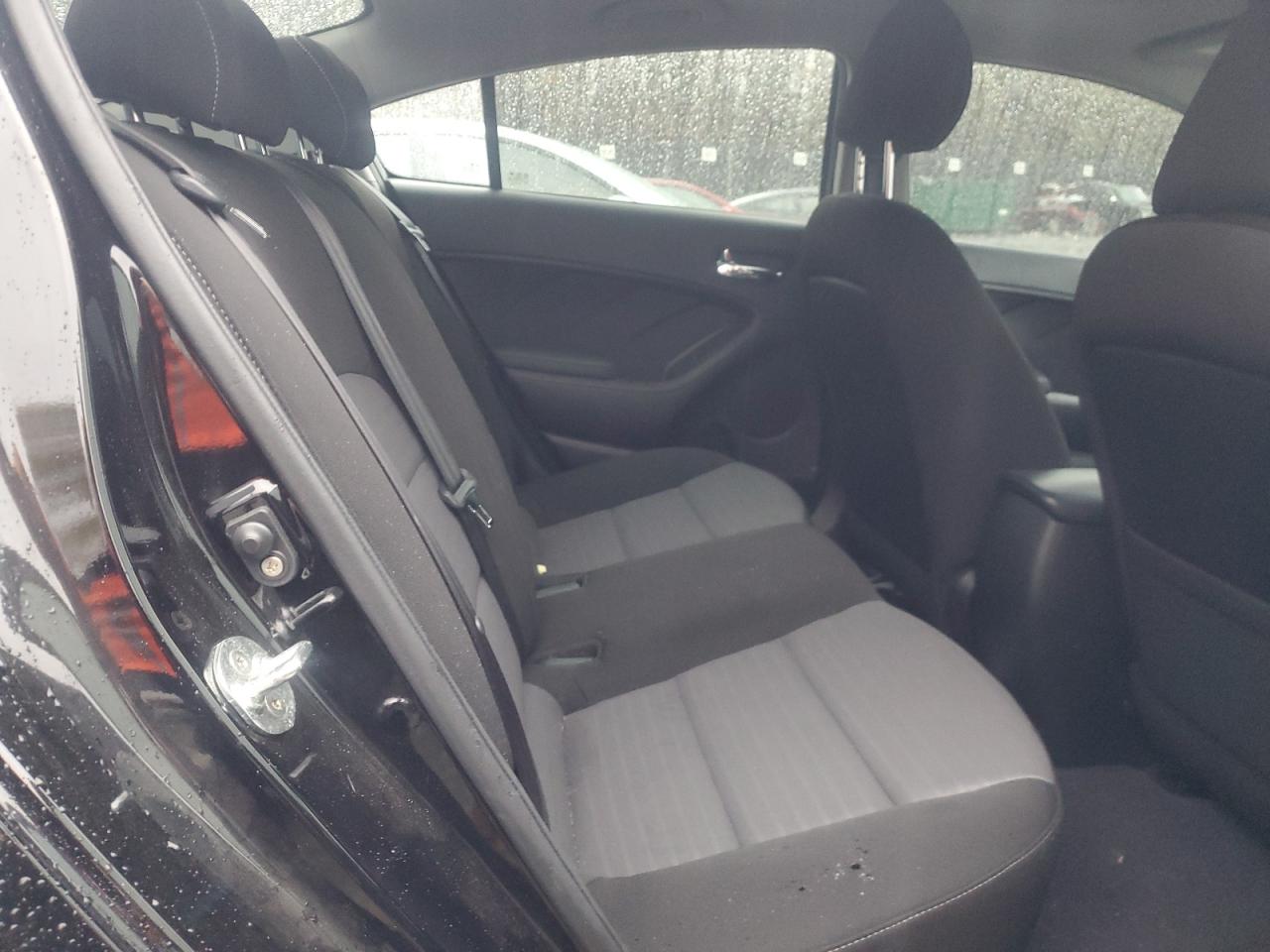 2018 Kia Forte - Image 10