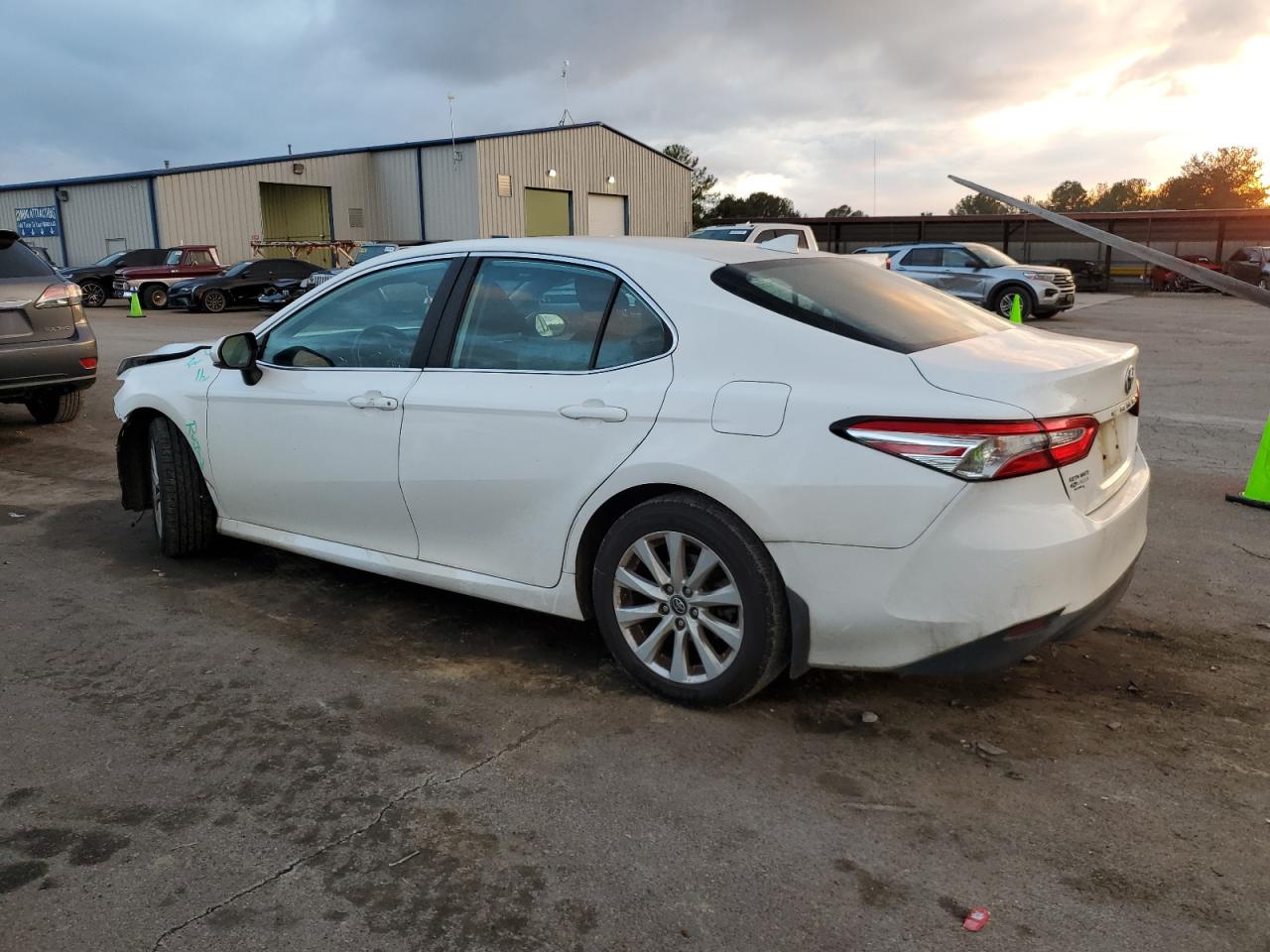 VIN 4T1B11HK9KU750246 2019 TOYOTA CAMRY no.2