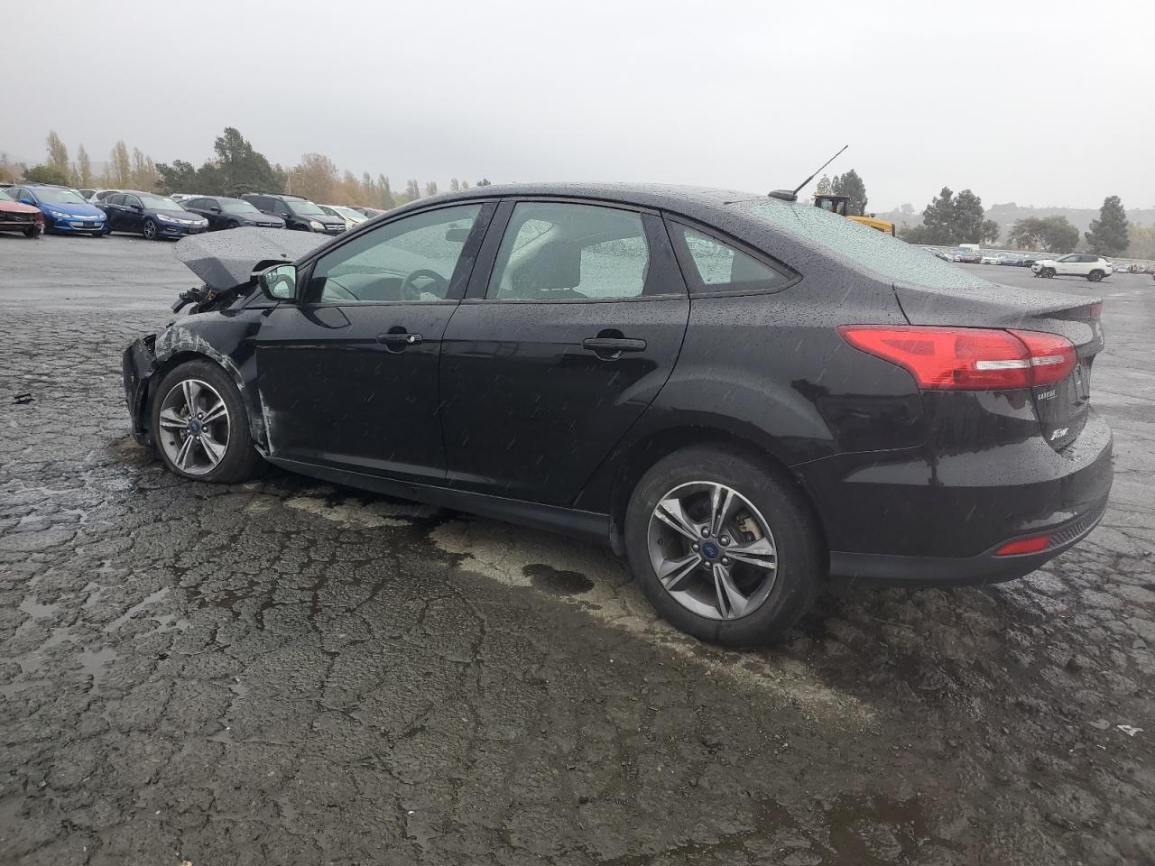 VIN 1FADP3FE9JL249355 2018 FORD FOCUS no.2