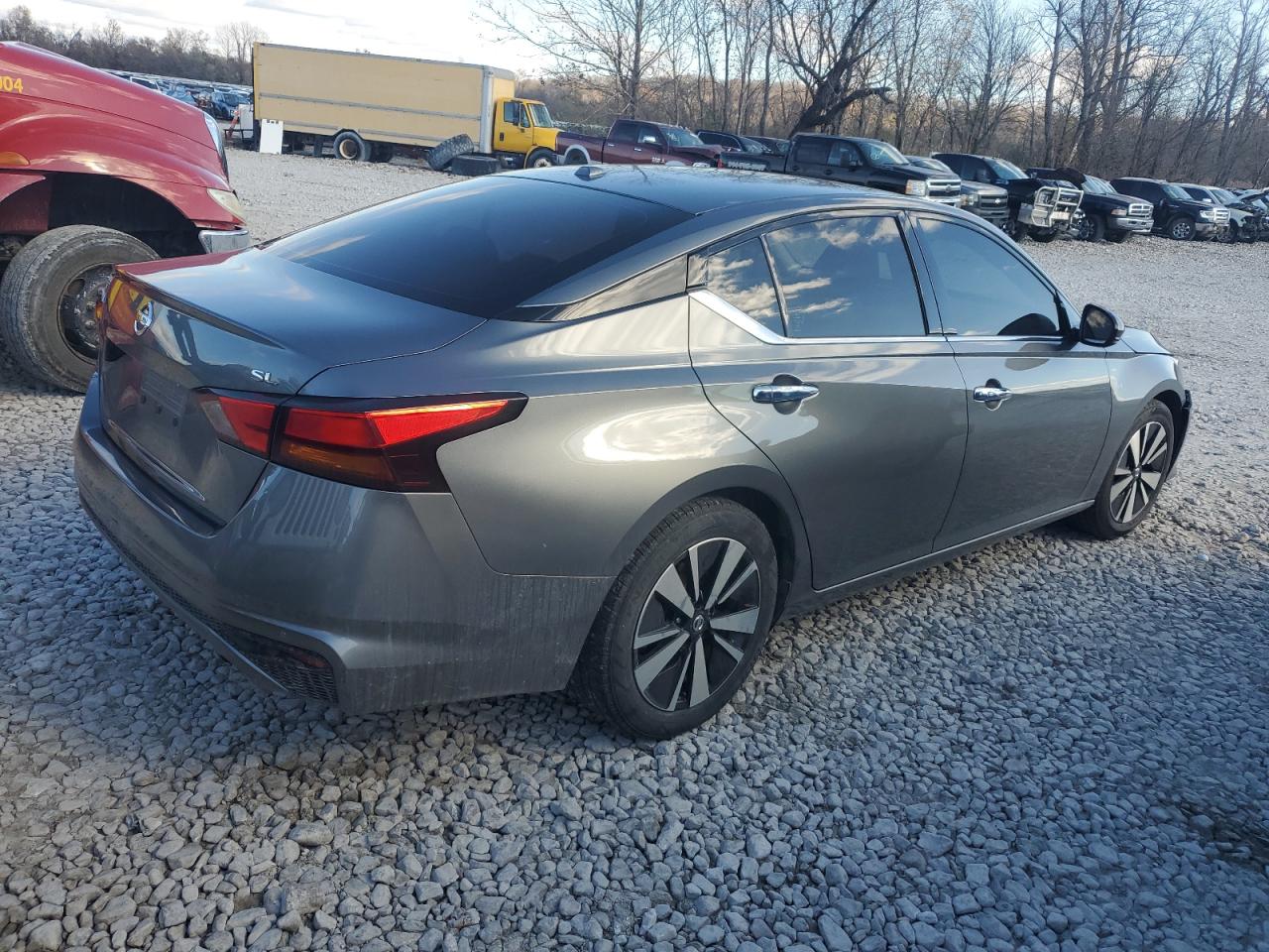 2020 Nissan Altima - Image 3