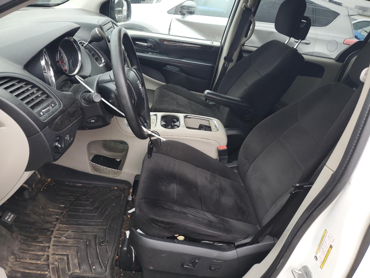 2012 Dodge Caravan - Image 7