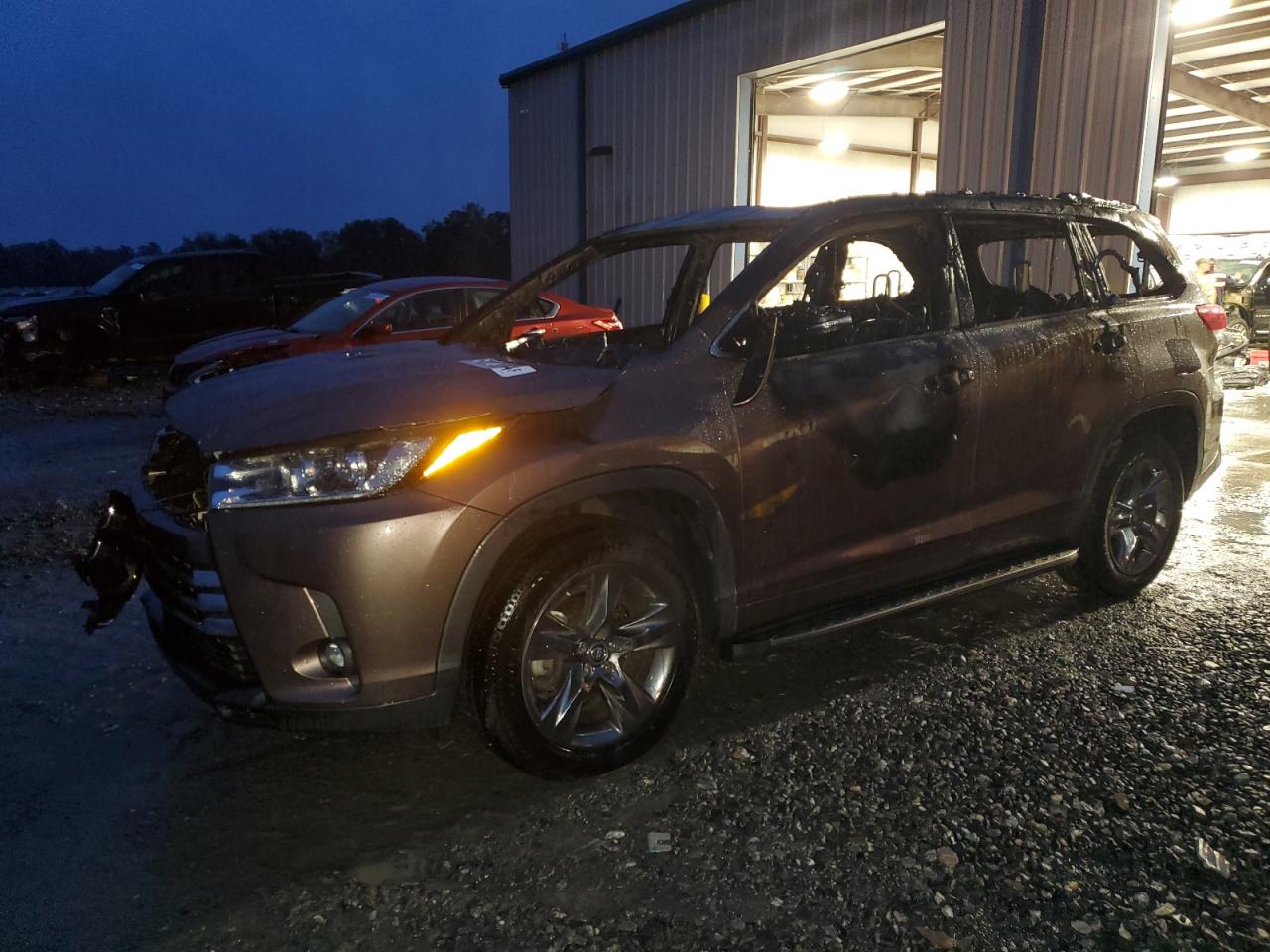 2019 Toyota Highlander - Image 1