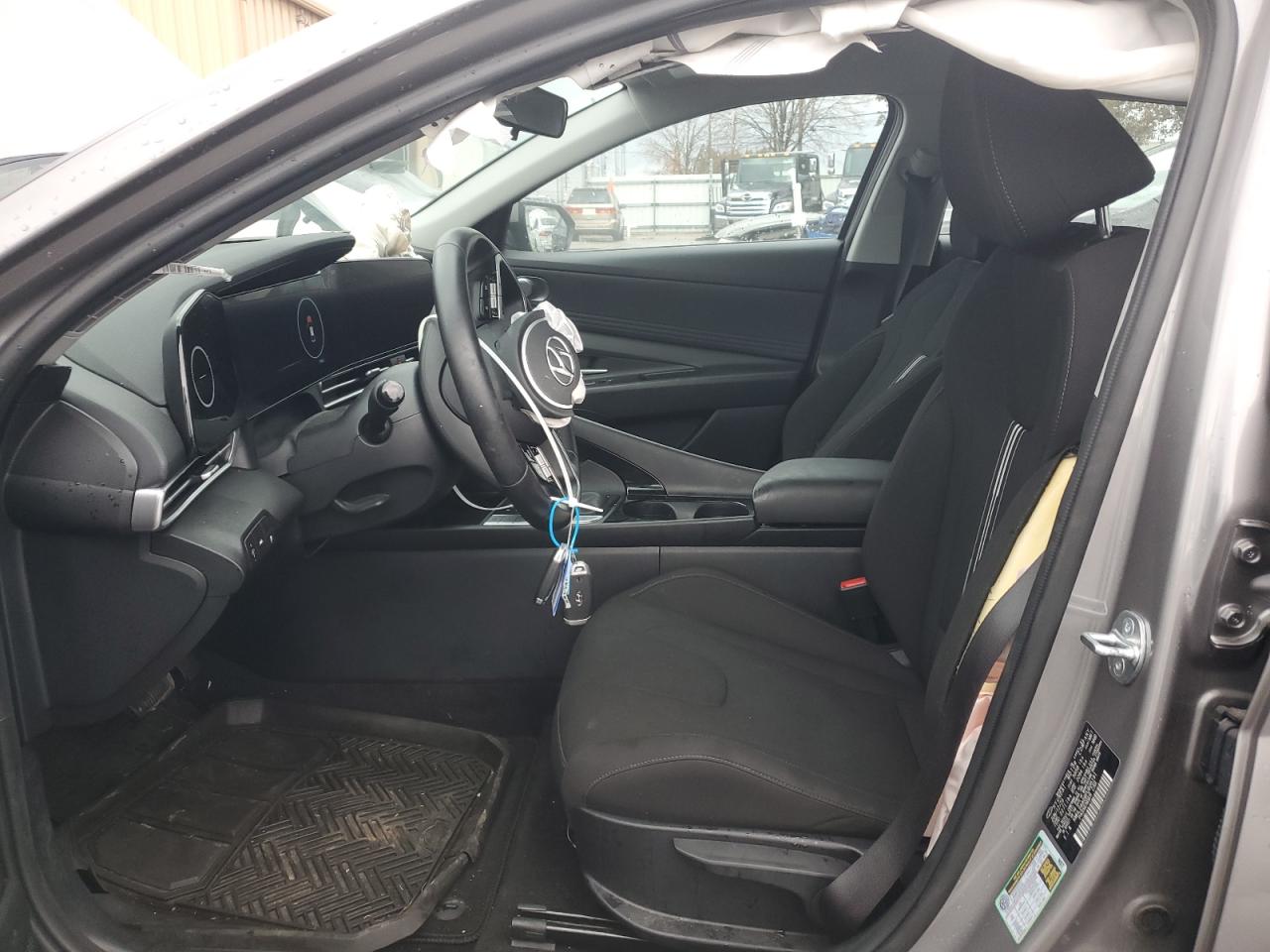 2023 Hyundai Elantra - Image 7