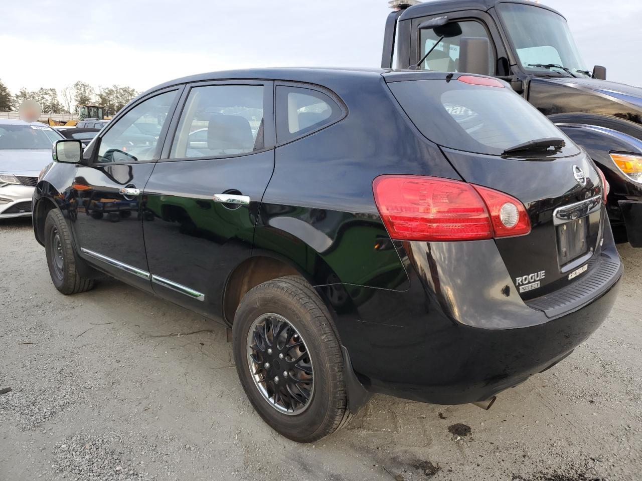 2015 Nissan Rogue - Image 2