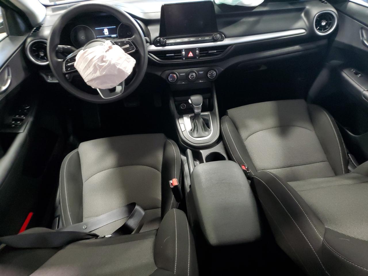 2023 Kia Forte - Image 8