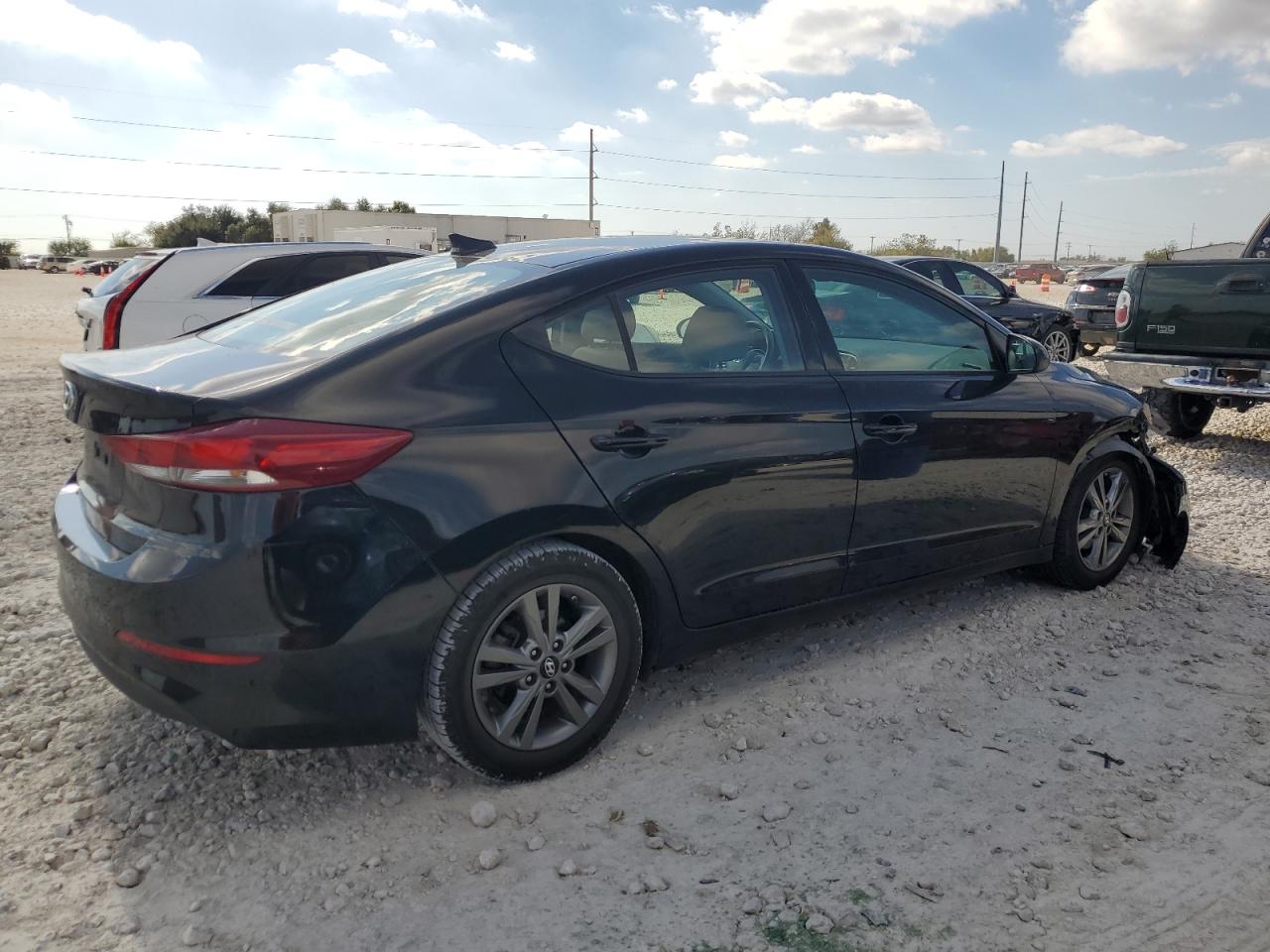 2018 Hyundai Elantra - Image 3