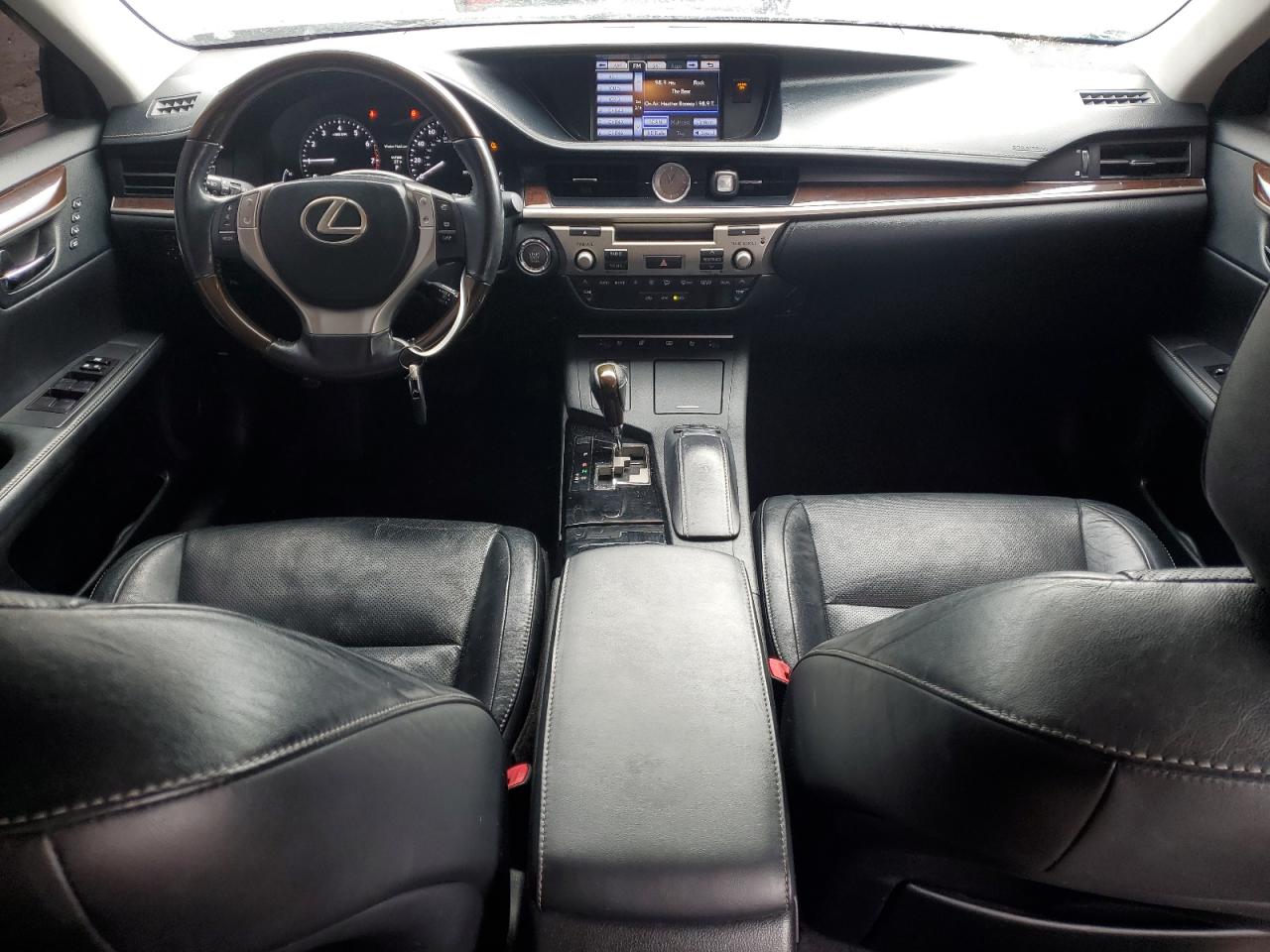 2014 Lexus ES - Image 8