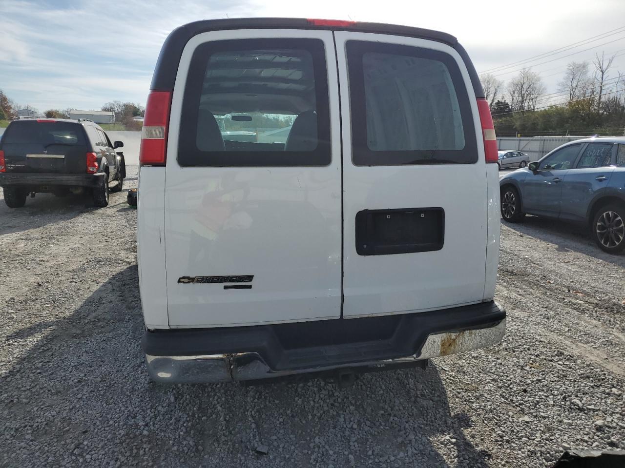 VIN 1GCWGFCA4D1142462 2013 CHEVROLET EXPRESS no.6