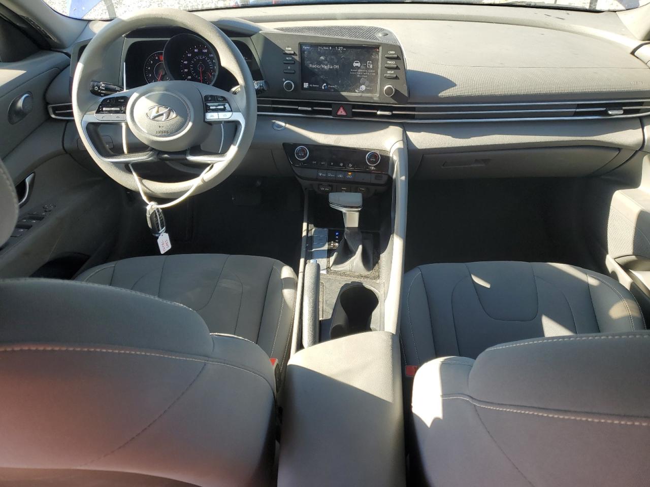 2021 Hyundai Elantra - Image 8