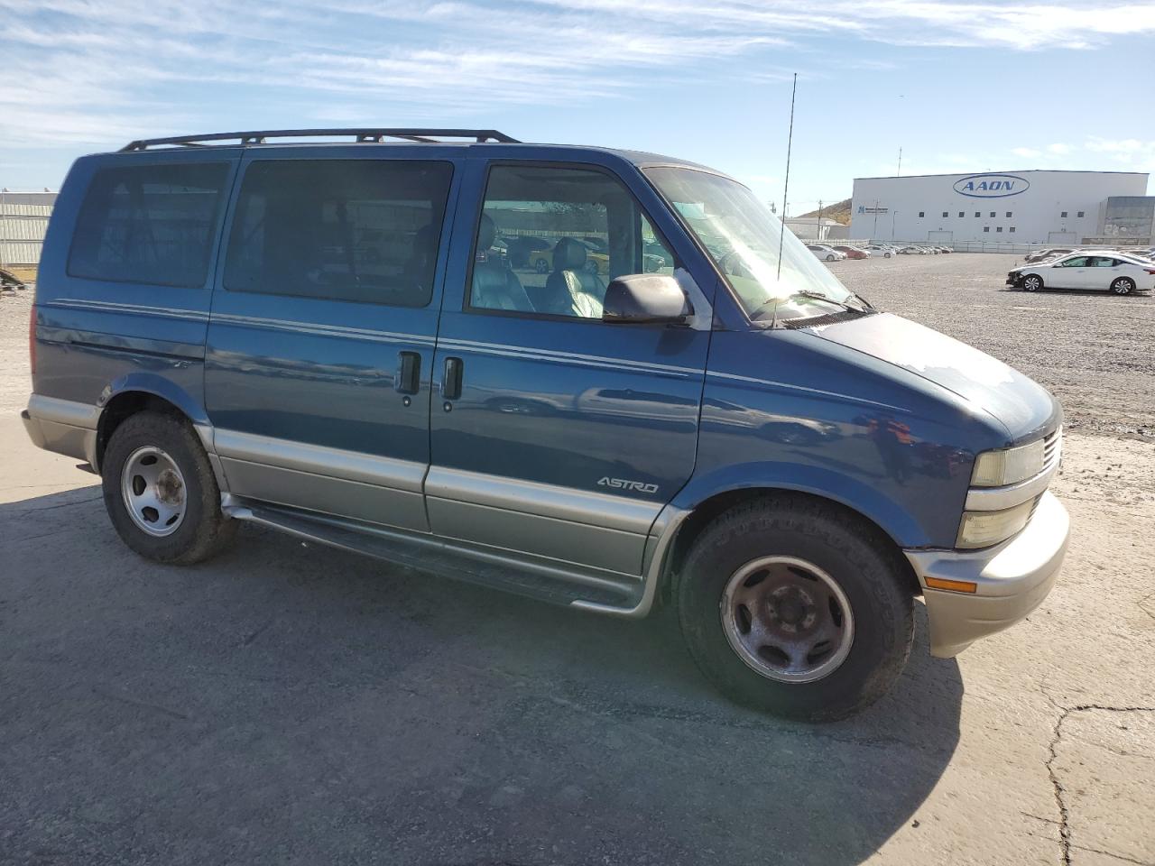 2002 Chevrolet Astro - Image 4