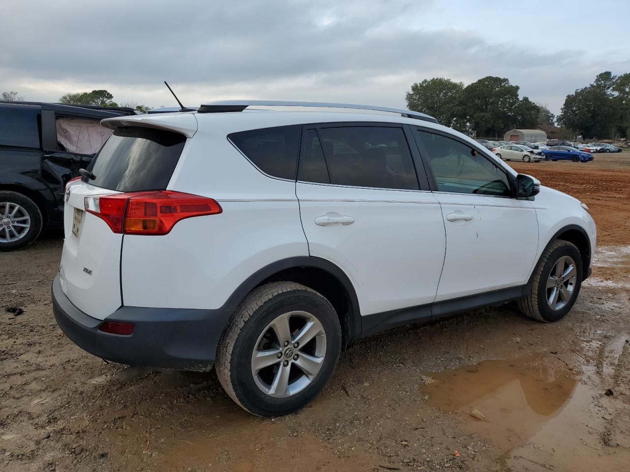 2015 Toyota RAV 4 - Image 3