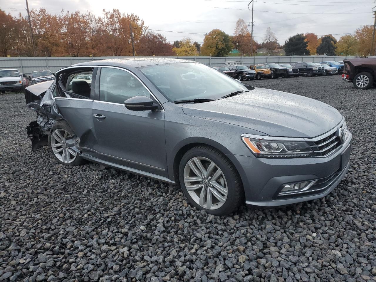 2017 Volkswagen Passat - Image 4