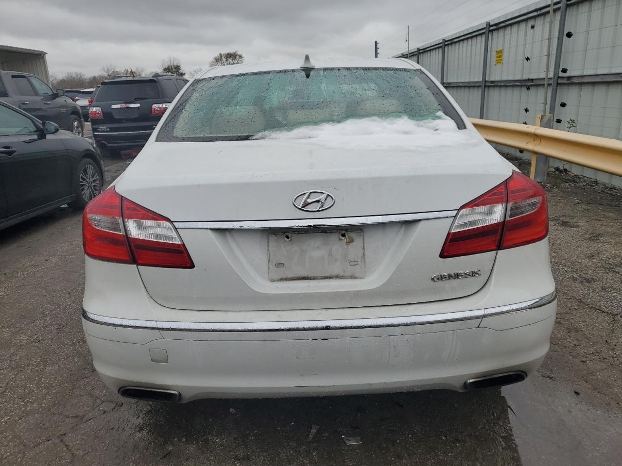 2013 Hyundai Genesis 3.8L VIN: KMHGC4DD2DU235858 Lot: 81818104