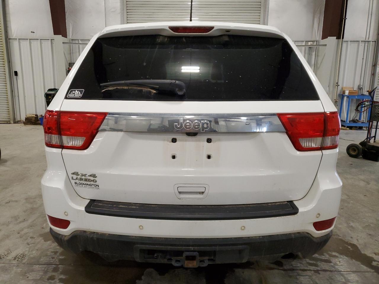 2013 Jeep Grand Cherokee - Image 6