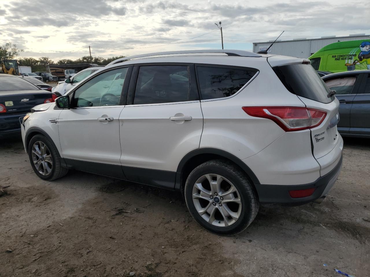 VIN 1FMCU9JX8FUB46807 2015 FORD ESCAPE no.2