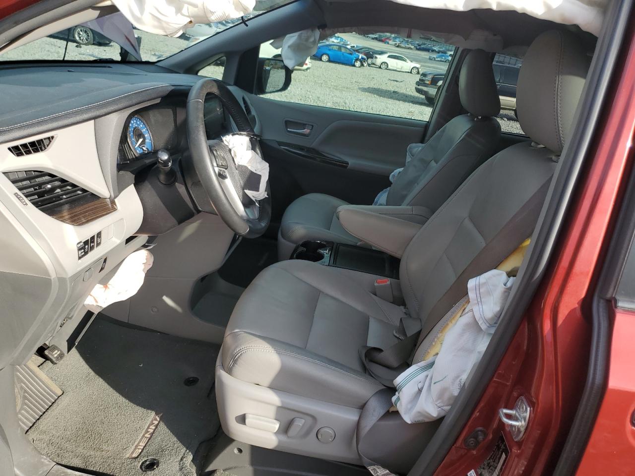2017 Toyota Sienna - Image 7