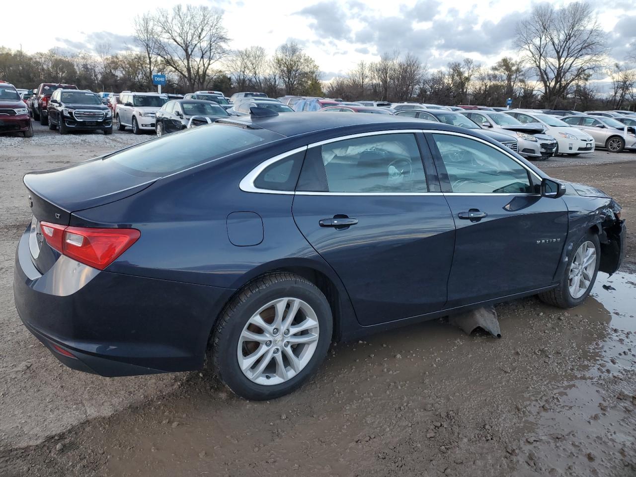2017 Chevrolet Malibu - Image 3