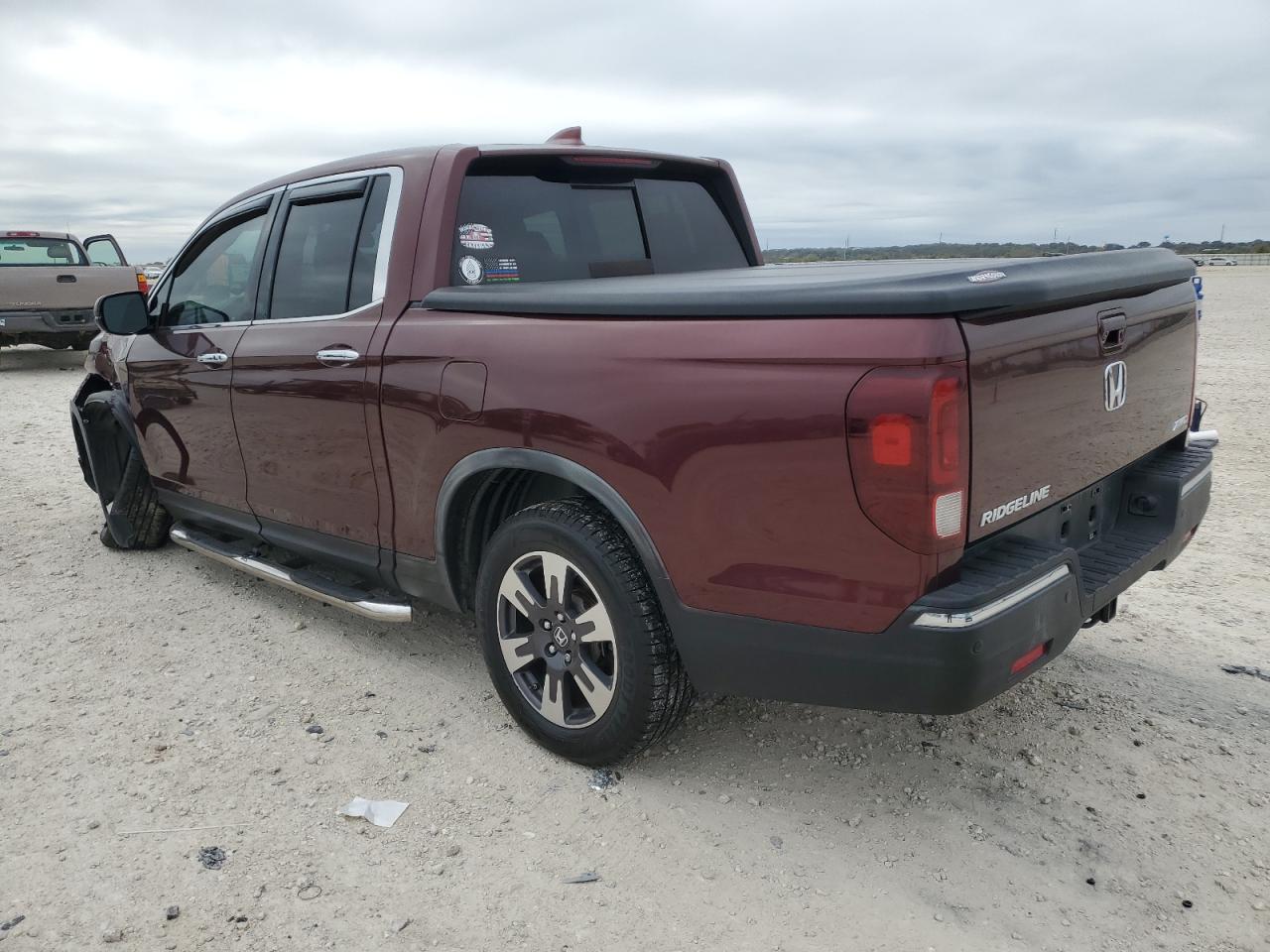 VIN 5FPYK3F74KB000209 2019 HONDA RIDGELINE no.2