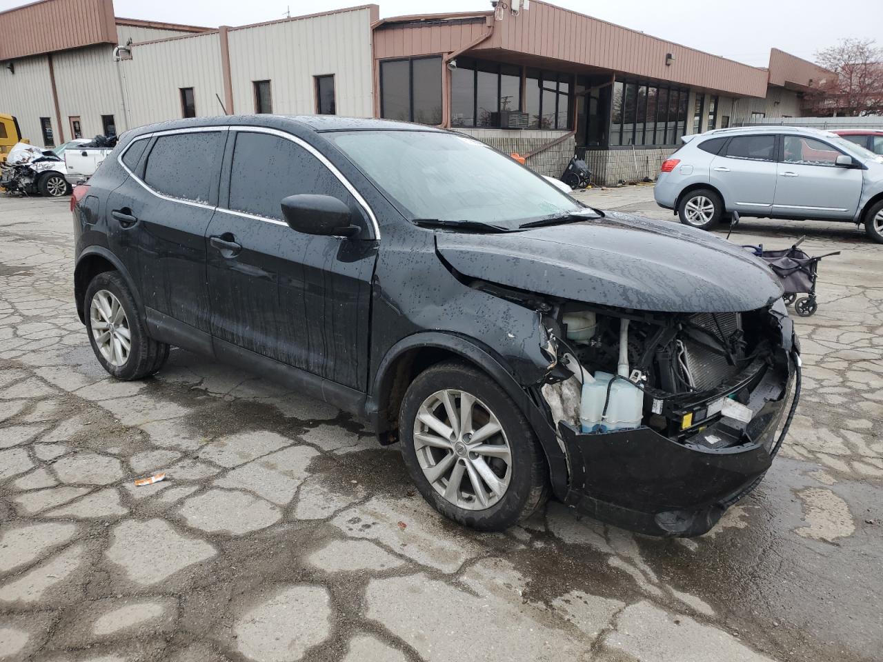 2017 Nissan Rogue - Image 4