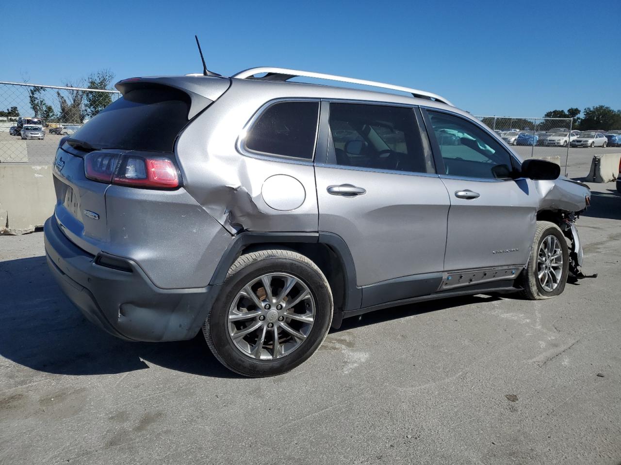 2019 Jeep Grand Cherokee - Image 3