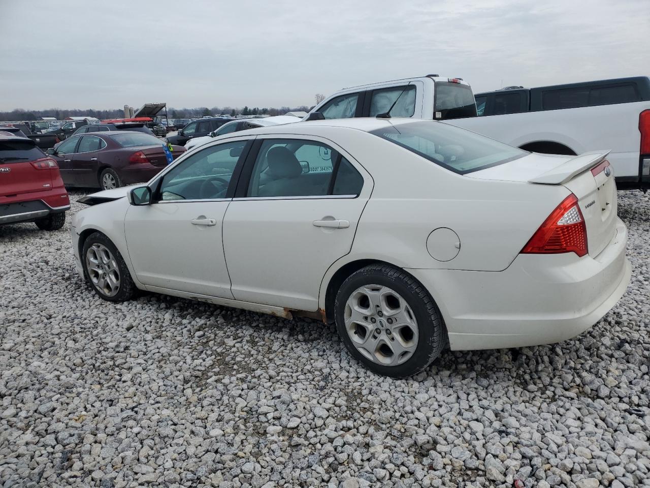 2010 Ford Fusion - Image 2