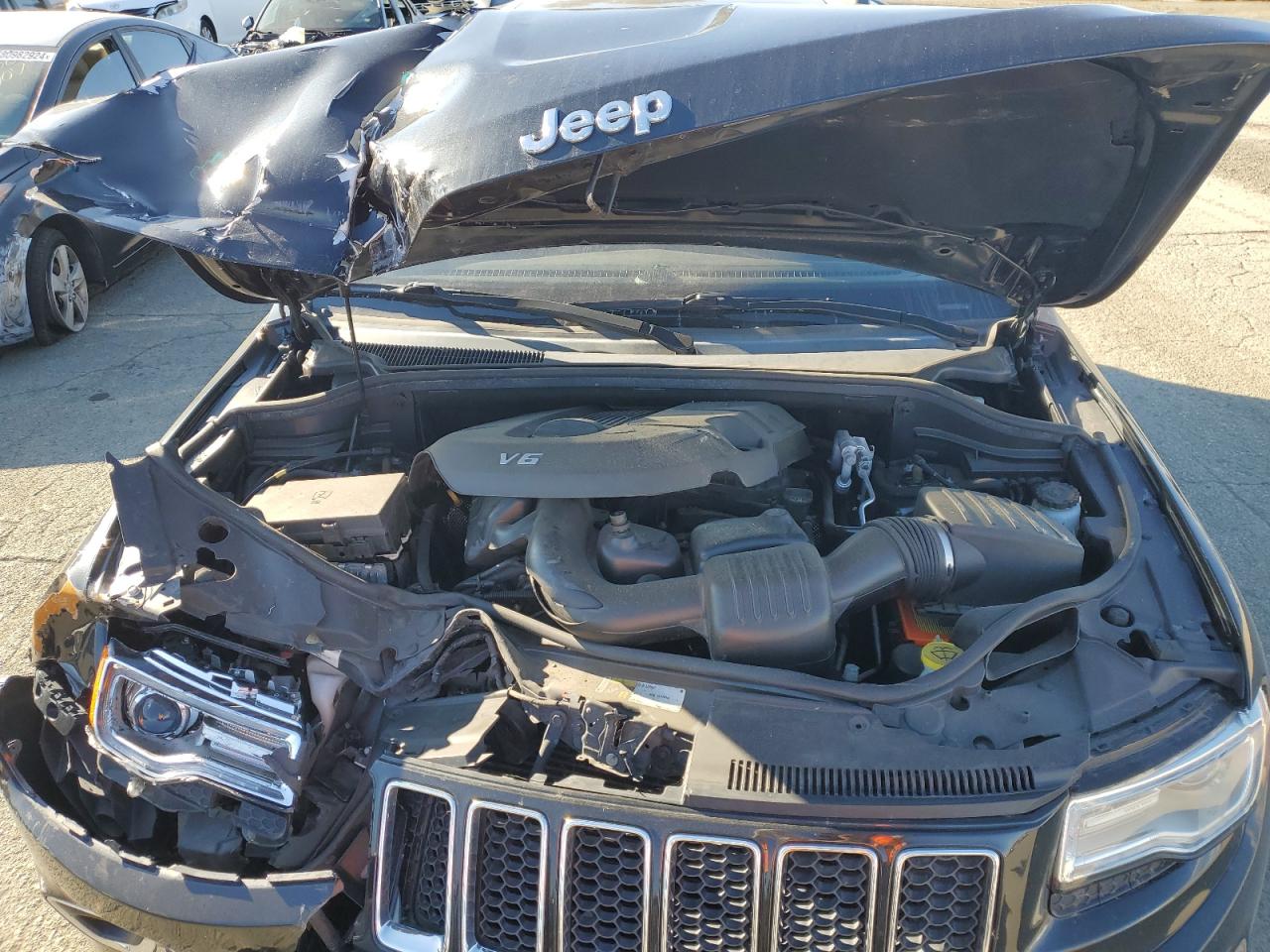 2015 Jeep Grand Cherokee - Image 11