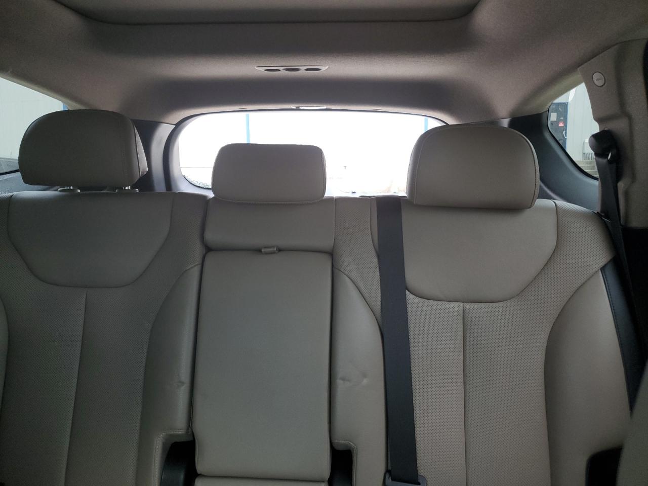 2019 Hyundai Santa Fe - Image 10