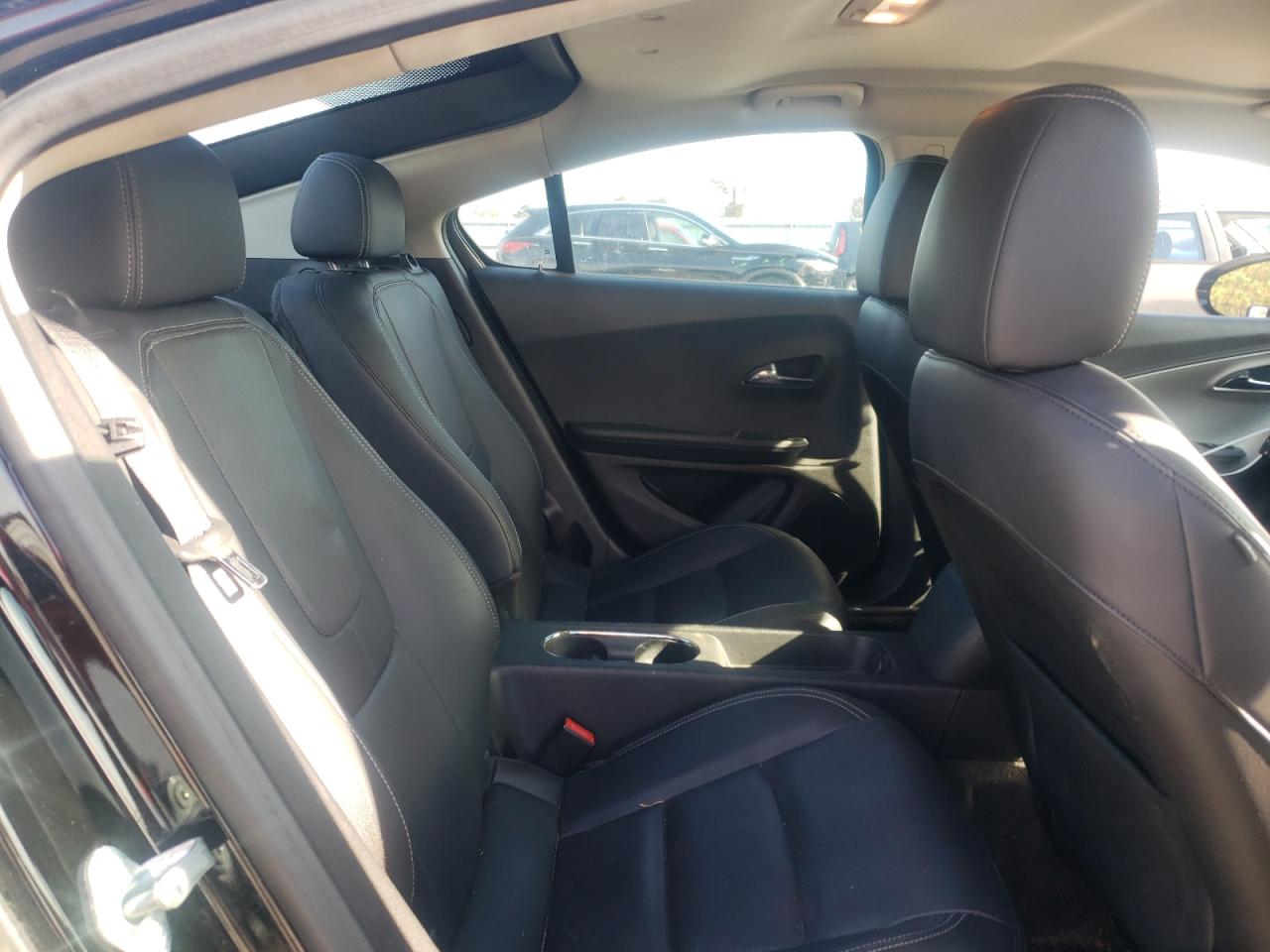 2012 Chevrolet Volt - Image 10
