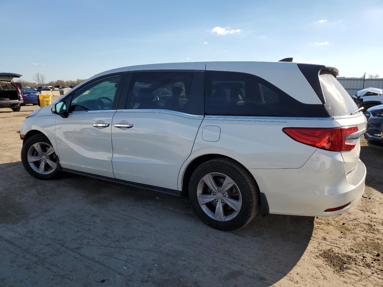 2018 Honda Odyssey - Image 2