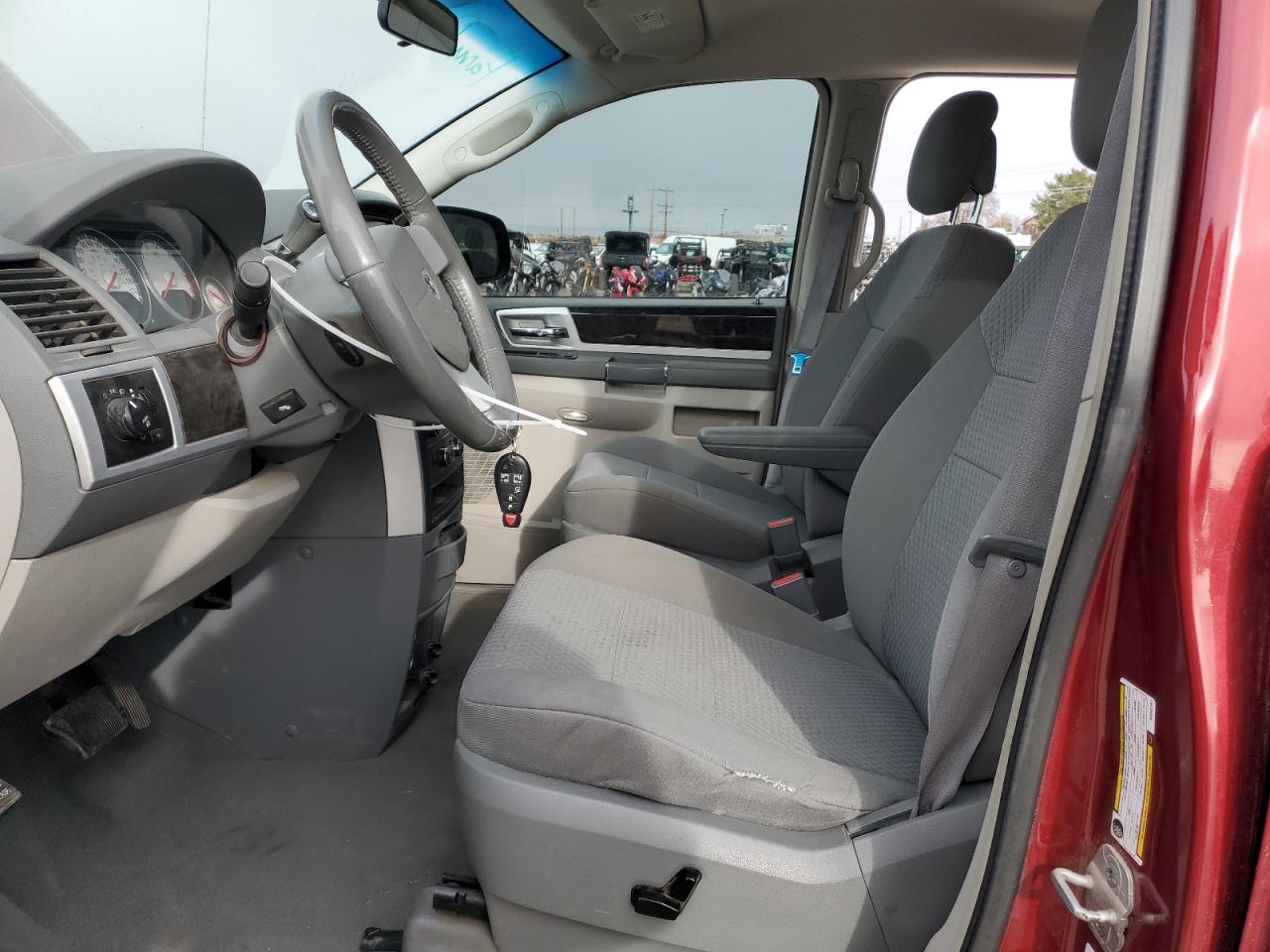 2010 Dodge Caravan - Image 7