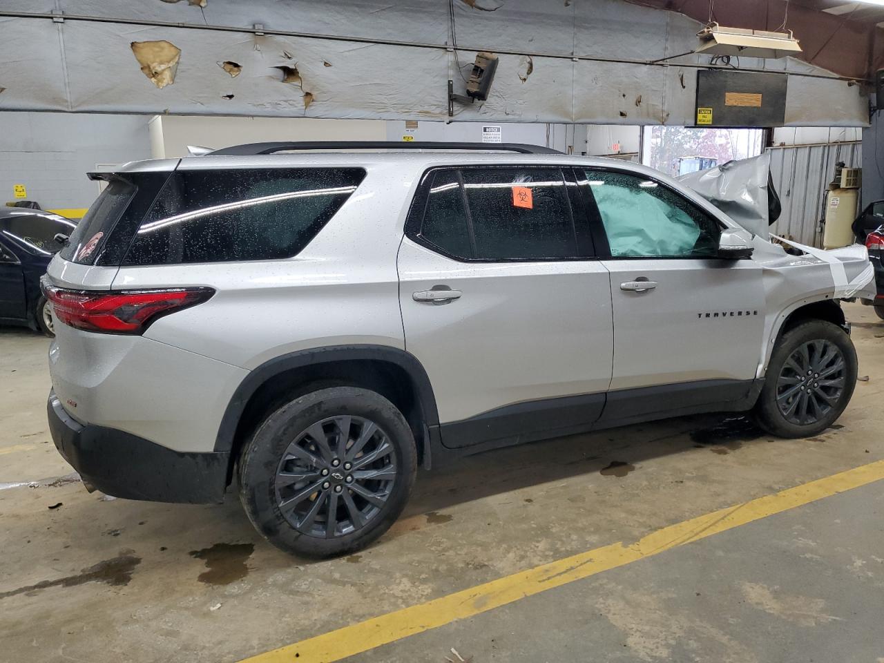 2022 Chevrolet Traverse - Image 3