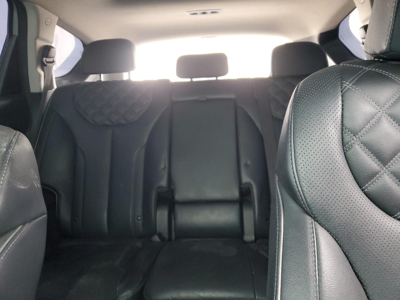 2022 Hyundai Santa Fe - Image 10
