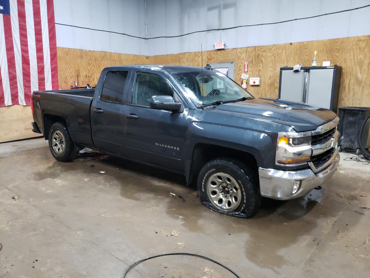 2018 Chevrolet Silverado - Image 4