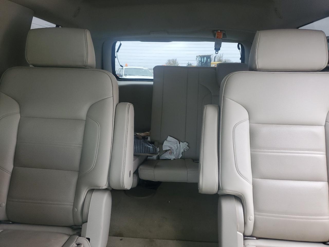 2015 GMC Yukon - Image 10