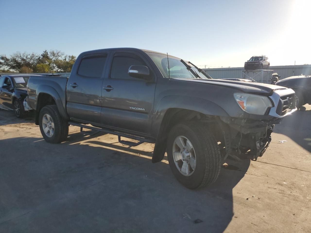 2014 Toyota Tacoma - Image 4